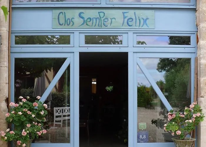 לינה וארוחת בוקר D'hotes Du Clos Semper Felix 3*